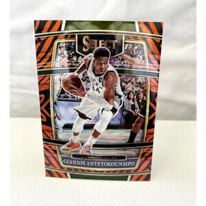 Giannis Antetokounmpo 2021-22 Select Tiger Stripe SSP #35 Concourse Bucks